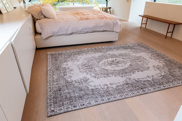 Vintage vloerkleed Louis de Poortere 9107 Palazzo Da mosto Contarini White