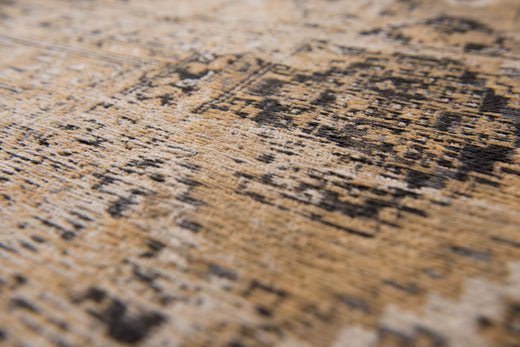 Laagpolig vloerkleed Louis de Poortere 8720 Antiquarian Agha Old Gold