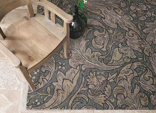 Laagpolig vloerkleed Morris & Co Bachelors Button Charcoal 28205