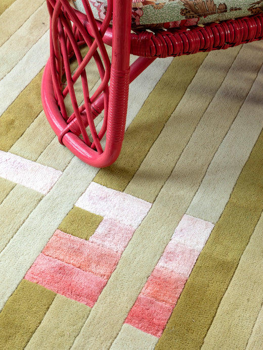 MOMO Rugs Designer Marie-Gon Ministeck Coral Hint