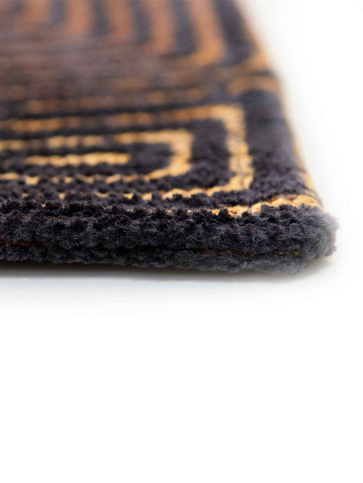 Vloerkleed Louis de Poortere Coral Meditation 9227 Black Gold