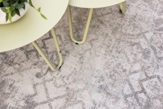 Laagpolig vloerkleed Louis de Poortere 8547 Fading World Babylon Sherbet