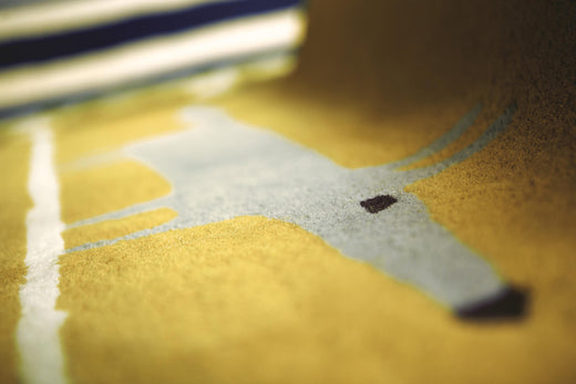 Laagpolig vloerkleed Scion Mr Fox Mustard 25306